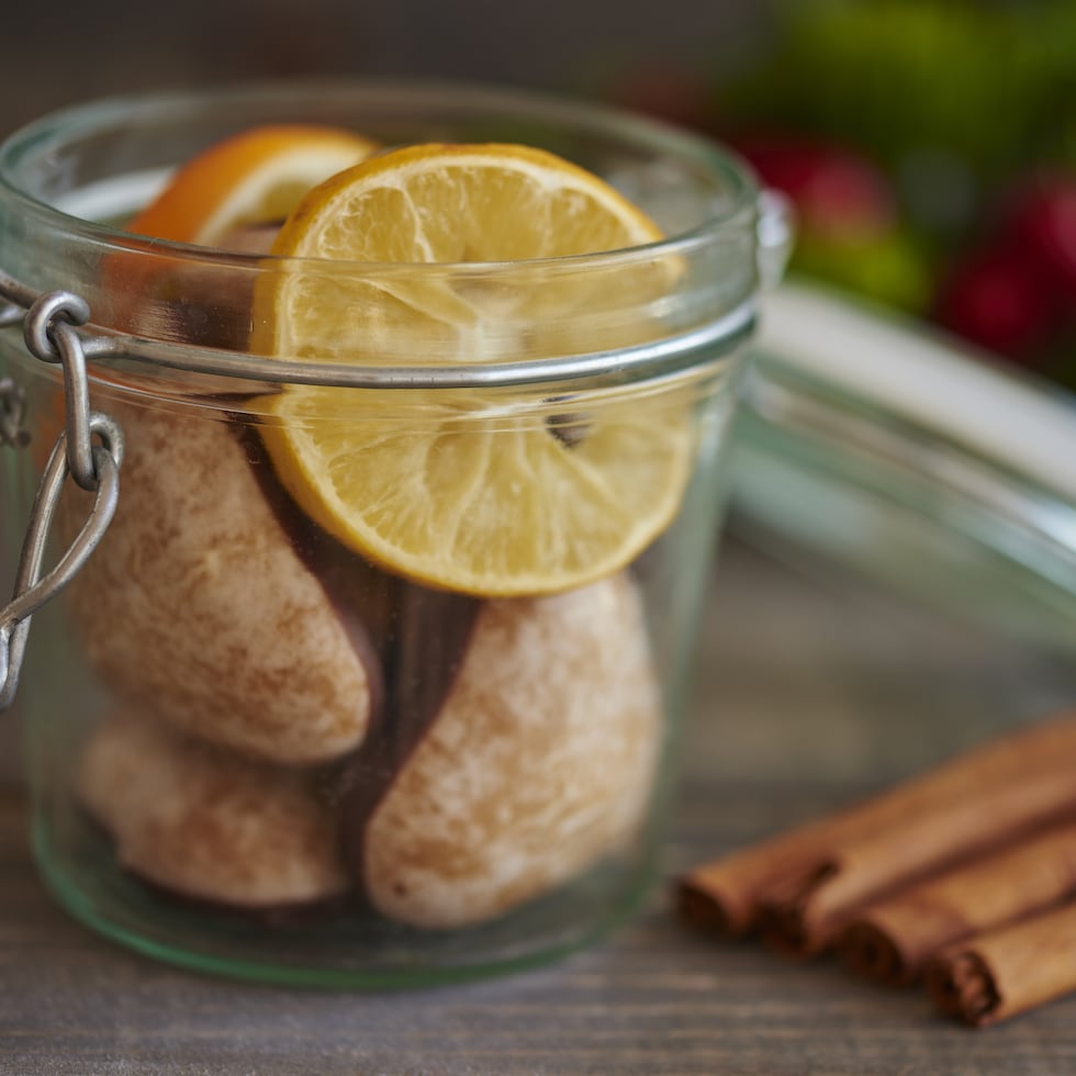 Uno de los principales beneficios de esta combinación de limón, canela y jengibre está en el equilibrio natural de sus aromas.