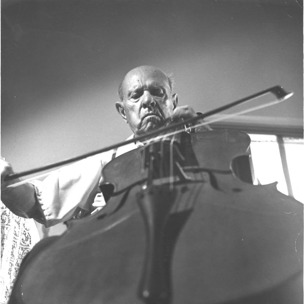 En 1899, ese trasladó a París, donde el maestro Lamoureux, lo presentó en concierto con su orquesta. Así dio inicio su brillante trayectoria como solista internacional.