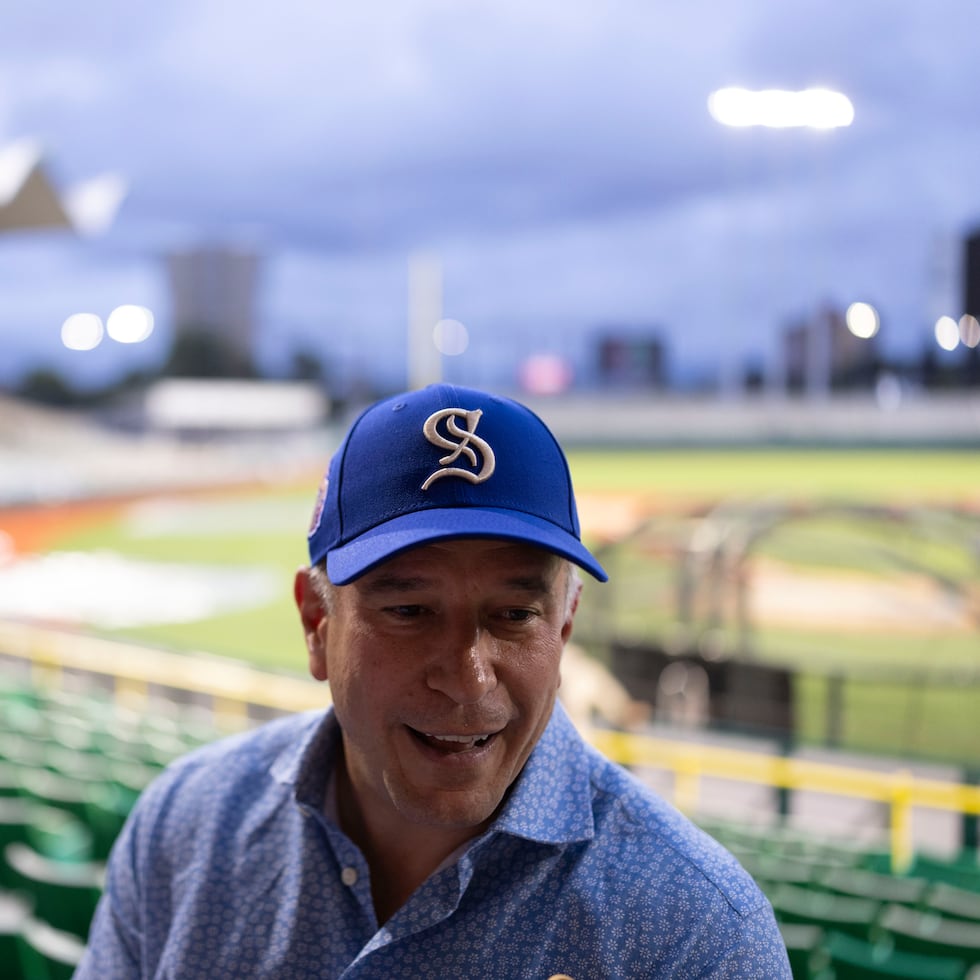 Carlos Iguina seguirá siendo presidente de los Cangrejeros de Santurce en la liga invernal.