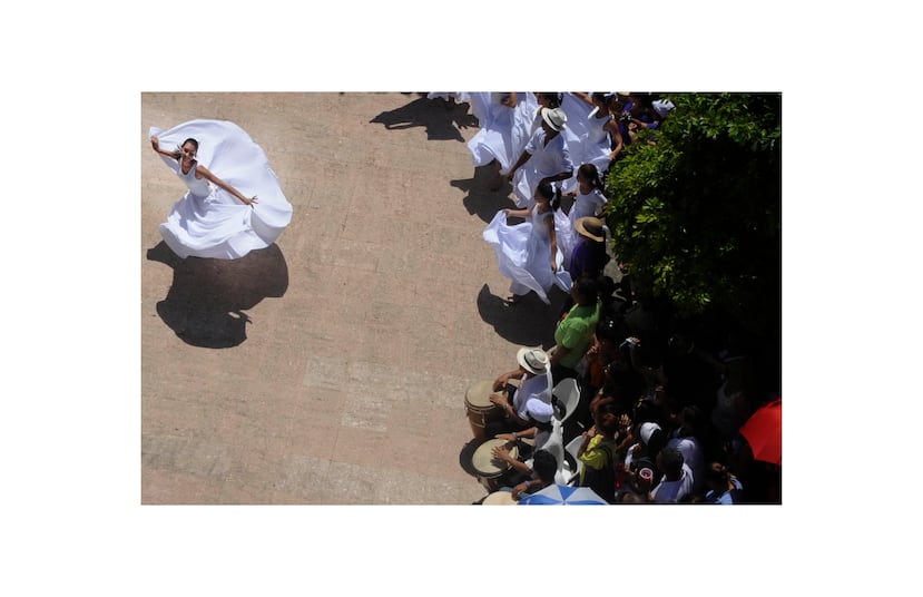 Esta es una de las imágenes que podrá ver el público que asista a la muestra "Bomba", del fotoperiodista José Rodríguez Santiago que estará en Chicago hasta el 14 de junio del 2024.