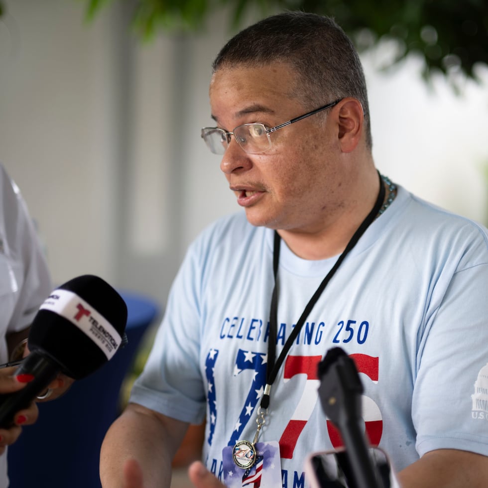El secretario de Salud, Víctor Ramos Otero, defendió que cuando llegó a la agencia había un "monopolio" en diferentes áreas de subcontratación.