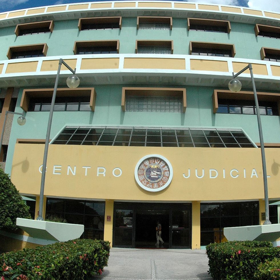 La jueza le impuso al imputado una fianza global de $30,000, la cual no prestó, por lo que fue ingresado en prisión.