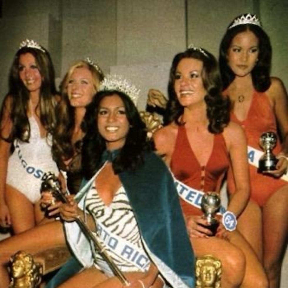 Asombrada y llena de felicidad, recién había cumplido sus 18 años al ganar y ser coronada con el título de Miss Mundo 1975.