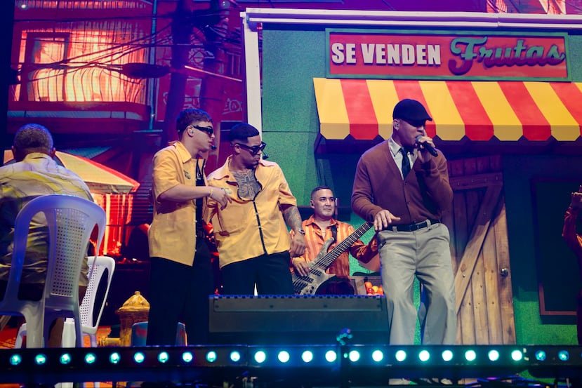 El público gozó de un popurrí de Grupo Manía.