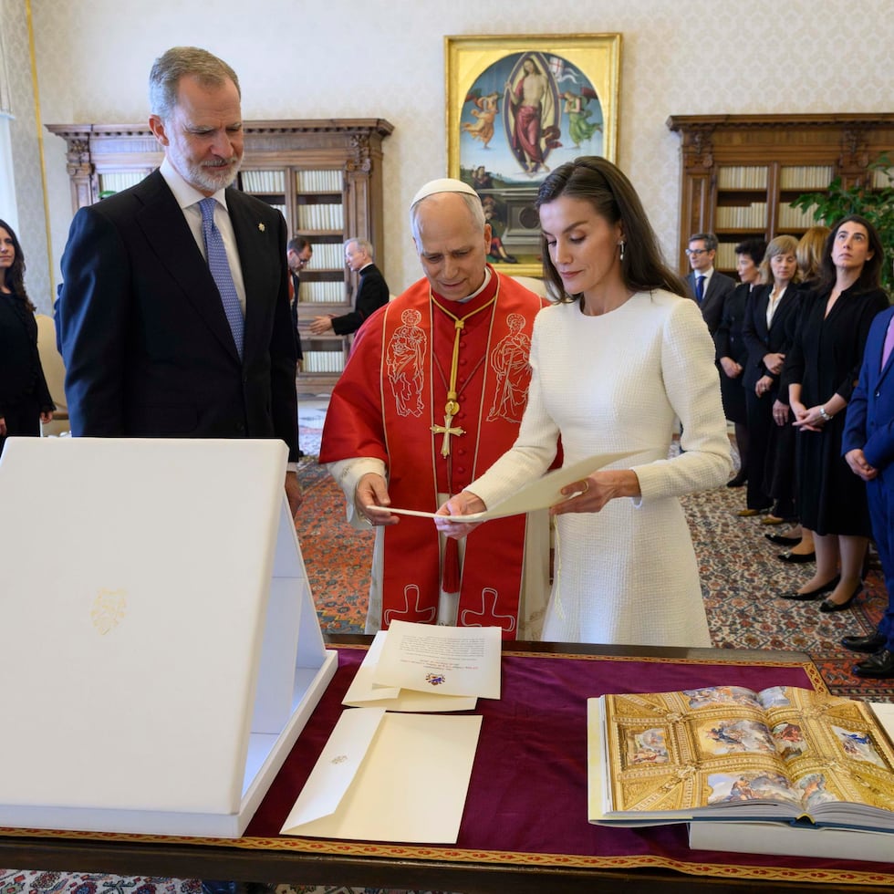 El papa León XIV se reúne con el rey de España, Felipe VI, y la reina Letizia, en la Ciudad del Vaticano.