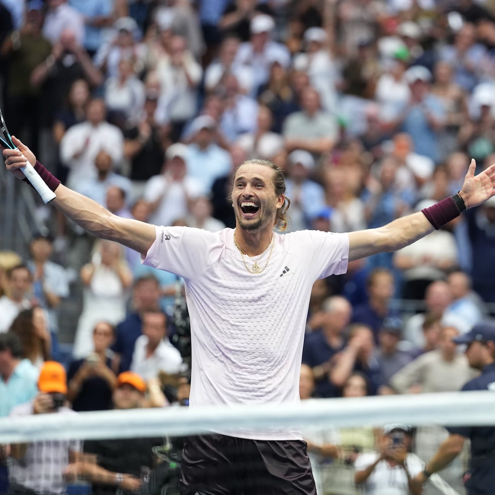 Alexander Zverev celebra tras derrotar a Ben Shelton en la final del US Open.