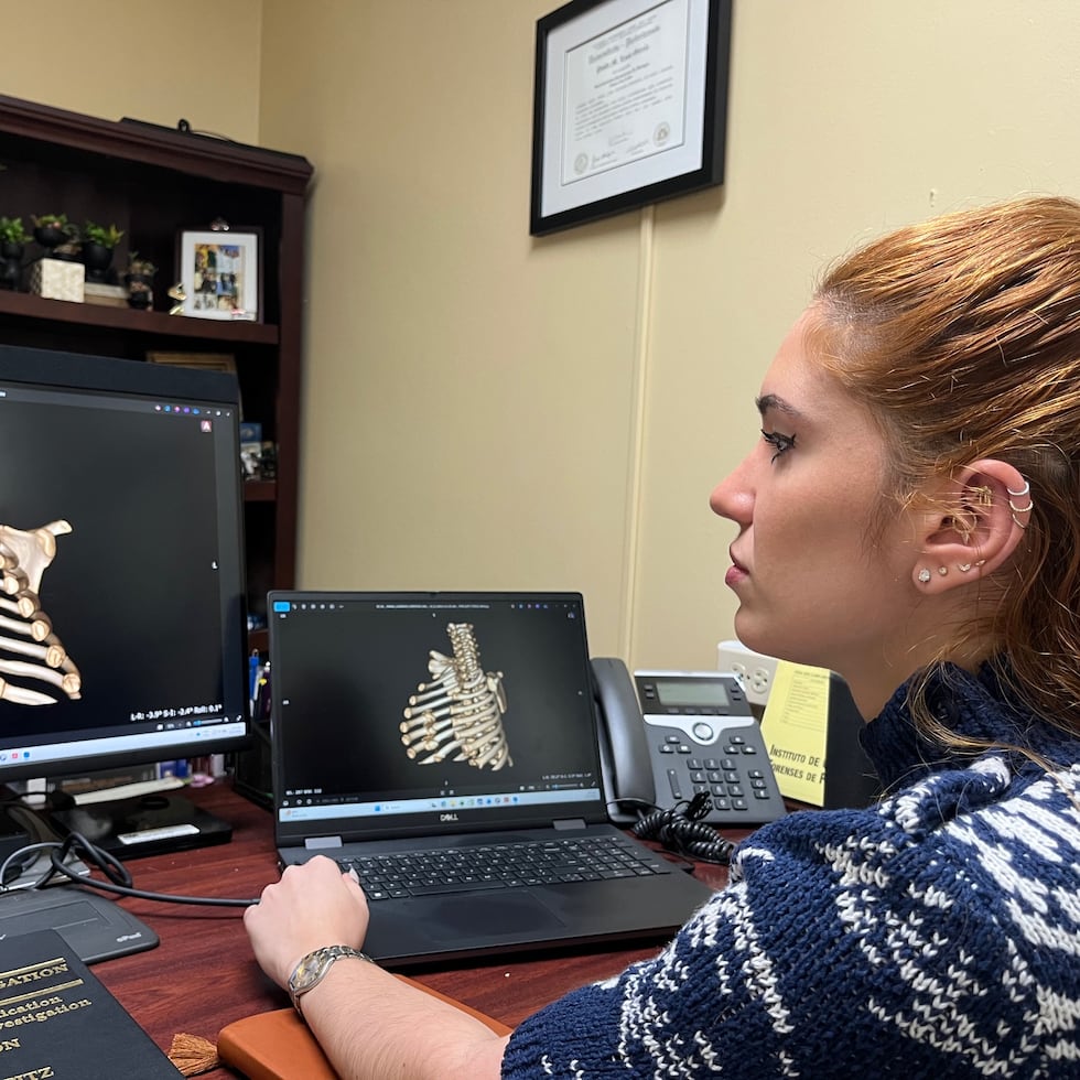 La doctora Paola Luna García, patóloga forense, habla sobre las autopsias virtuales.