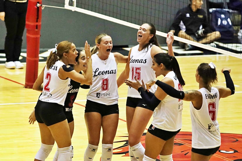 Nataly García (2) está convocada luego de su actuación con la Leonas en el Voleibol Superior de 2026.