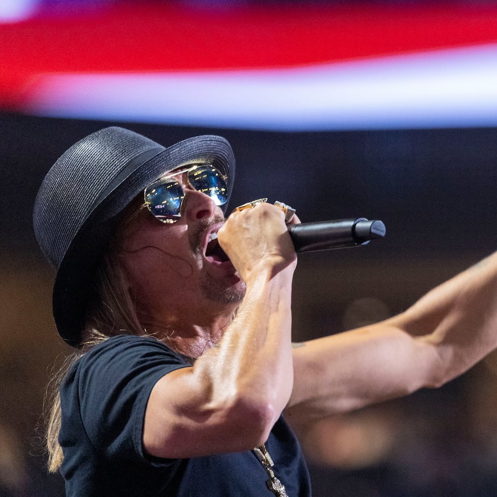 La actuación de los cuatro artistas conservadores duró unos treinta minutos, casi el doble que el espectáculo de Bad Bunny.