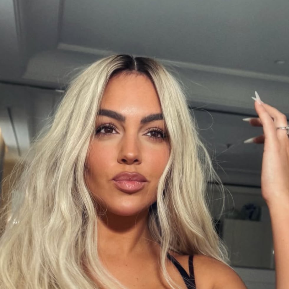 Su estilista Dimitris Giannetos, aseguró que no se trata de una peluca sino del cabello real de la modelo