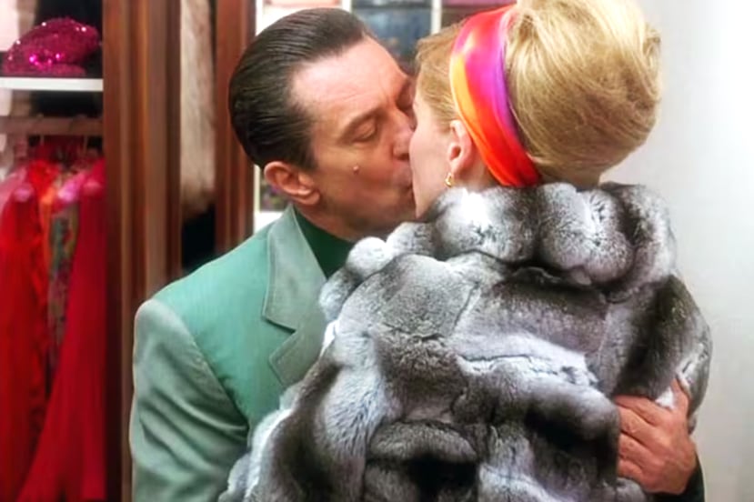 Robert De Niro y Sharon Stone se besan apasionadamente en Casino.