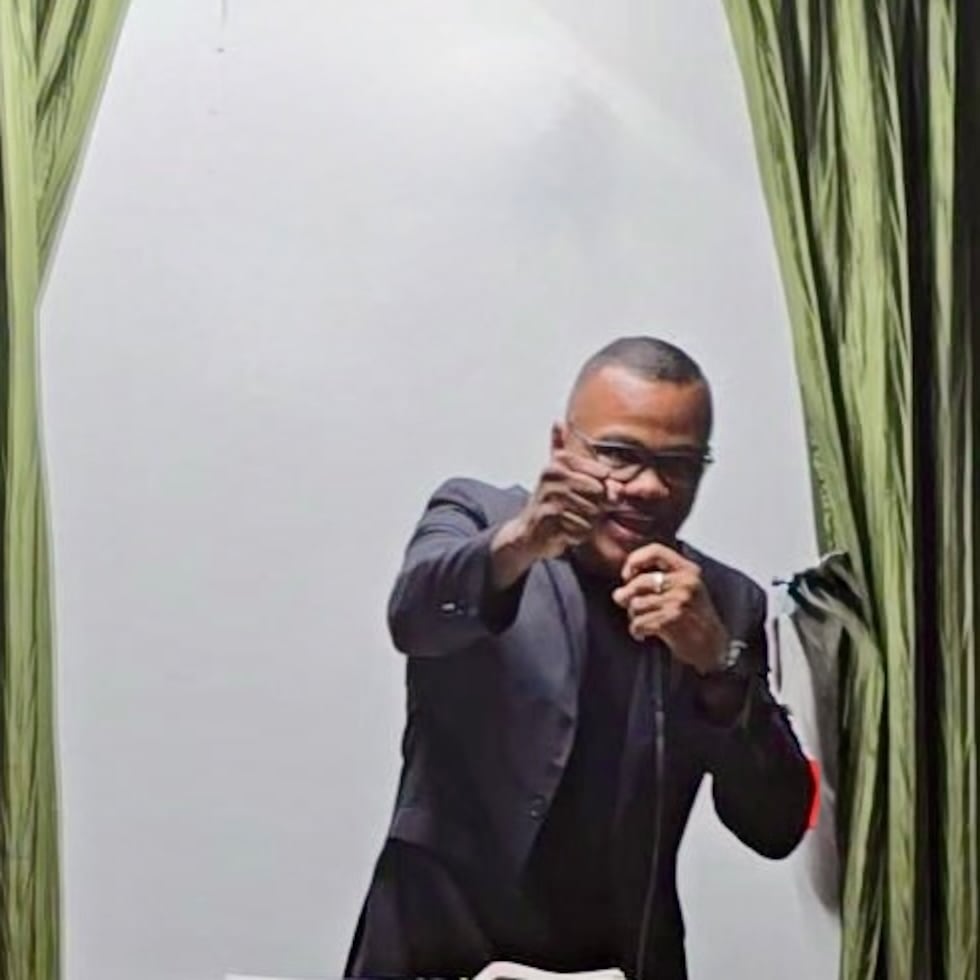 Tito Trinidad se congrega en la Iglesia Fuente de Salvación Misionera, en el sector Pedro Ramos de Guaynabo.