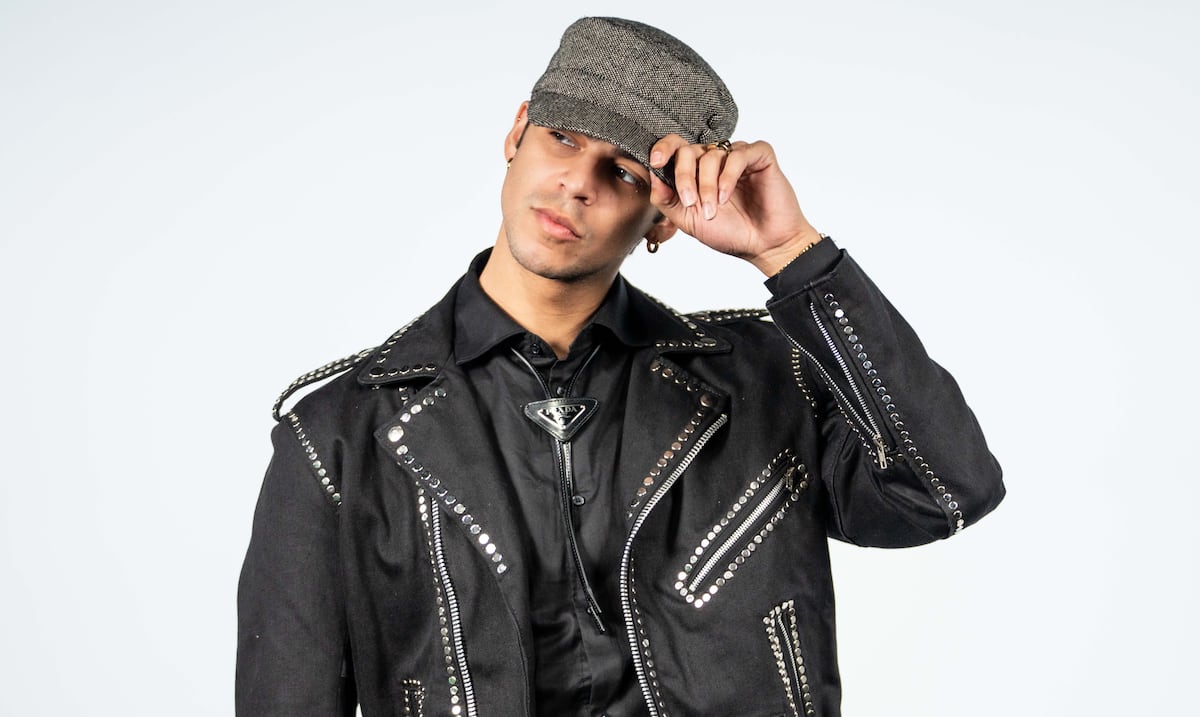 Robi lanza su álbum debut "Sorry si soy grrris" y se presenta en los Premios Tu Música Urbano Mix