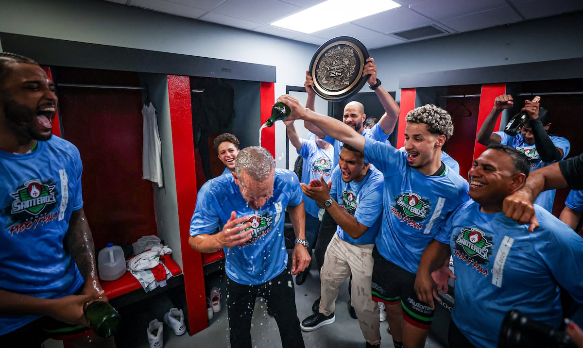 Santeros celebran pase a la final del BSN; serie ante Vaqueros inicia el domingo