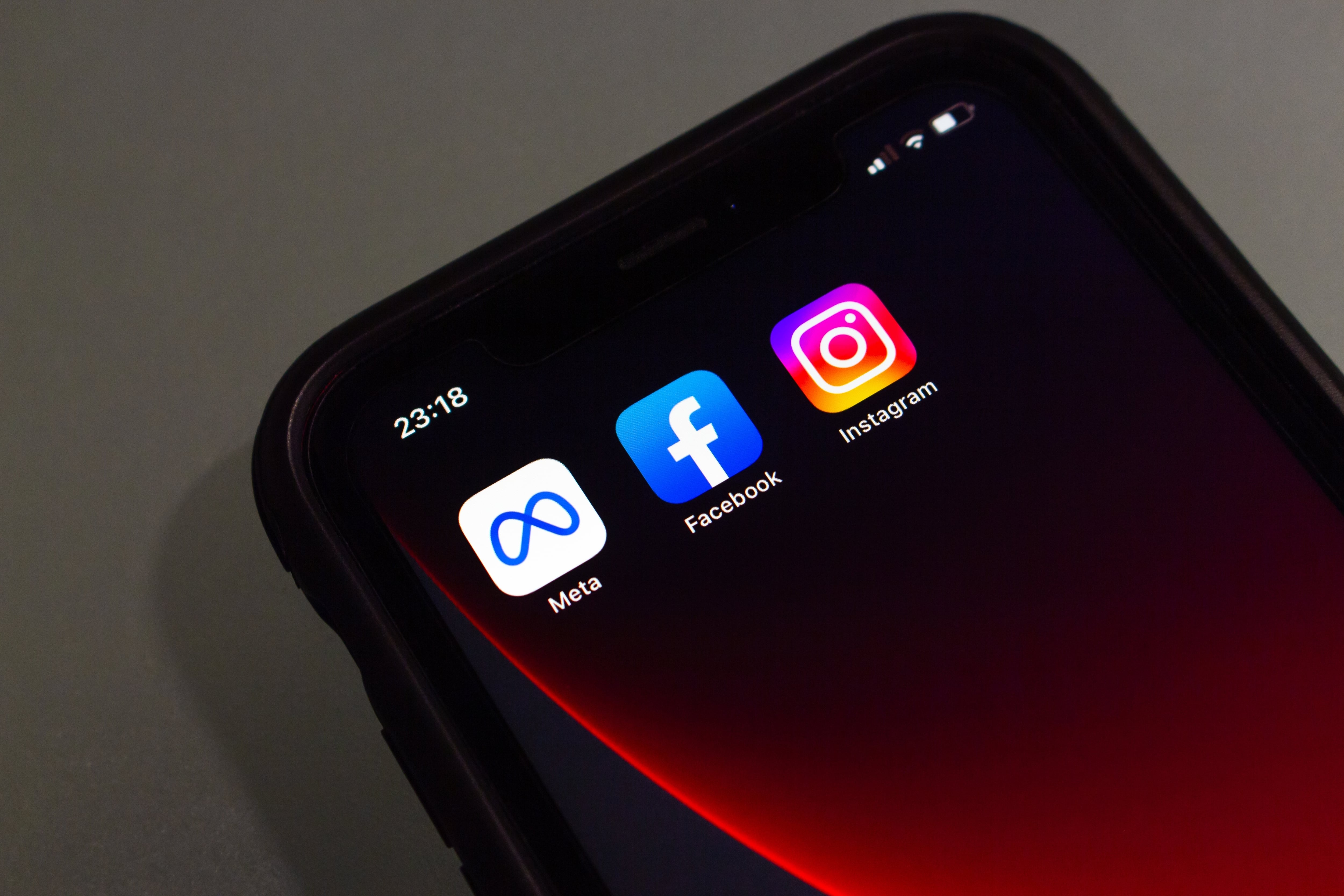 Imagen de la cobertura de: Instagram limitará y etiquetará perfiles de “personas” creadas con IA