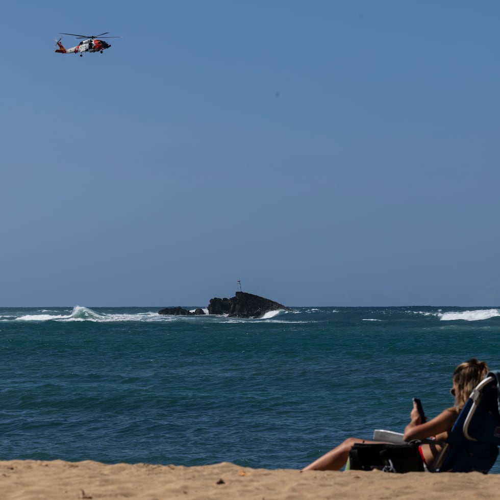 La misión de rescate sigue por agua, aire y tierra.