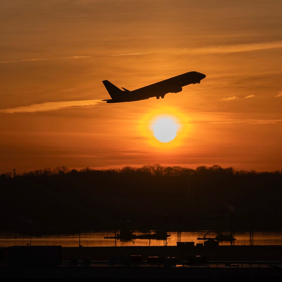 Un portavoz de la aerolínea confirmó a EFE que están investigando lo sucedido con la aeronave.