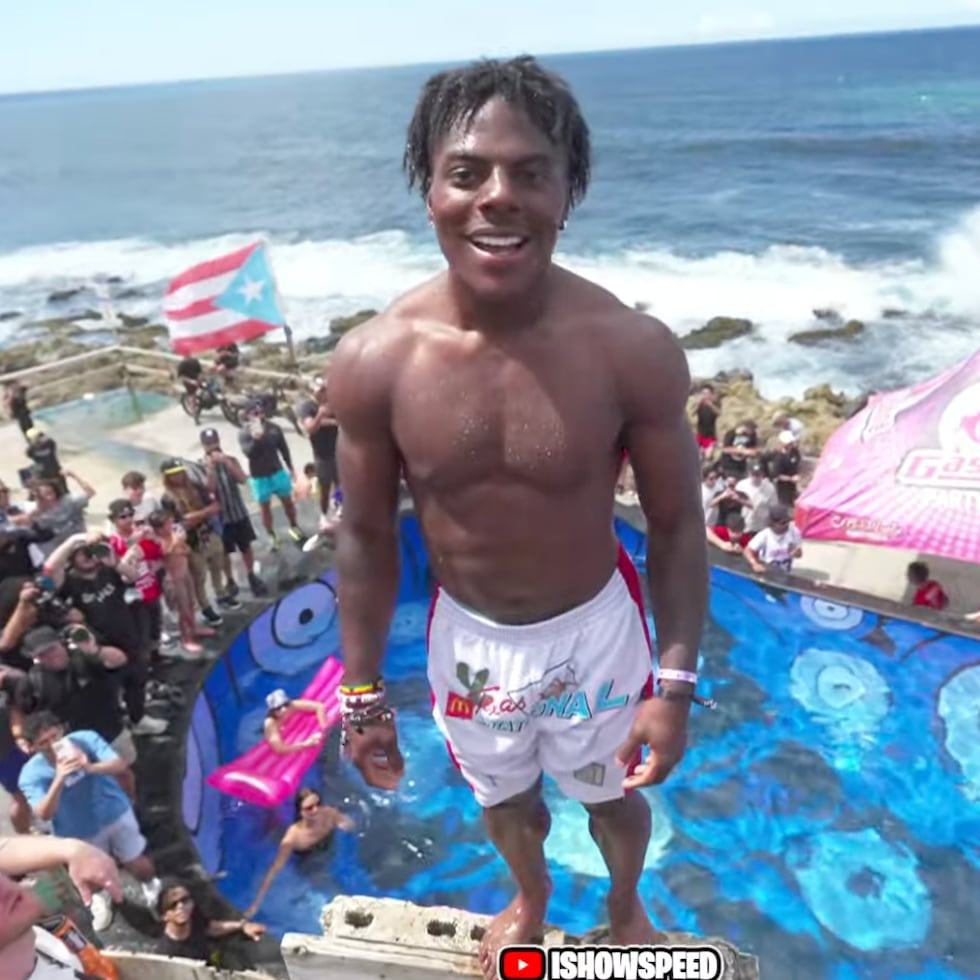 IShowSpeed saltó en la piscina de La Perla, como parte de su visita a El Viejo San Juan.