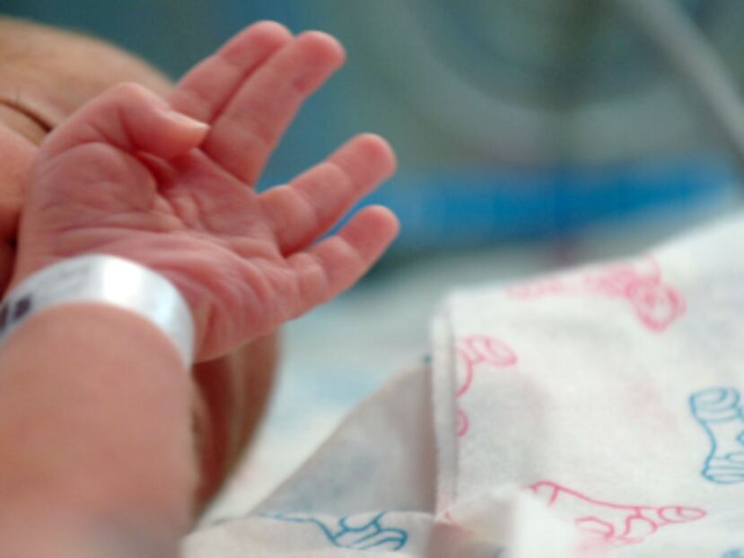 El gobierno hará menos estricta su norma de que las parejas sólo pueden tener un hijo y abolirá los campamentos de trabajos forzados. (Archivo)