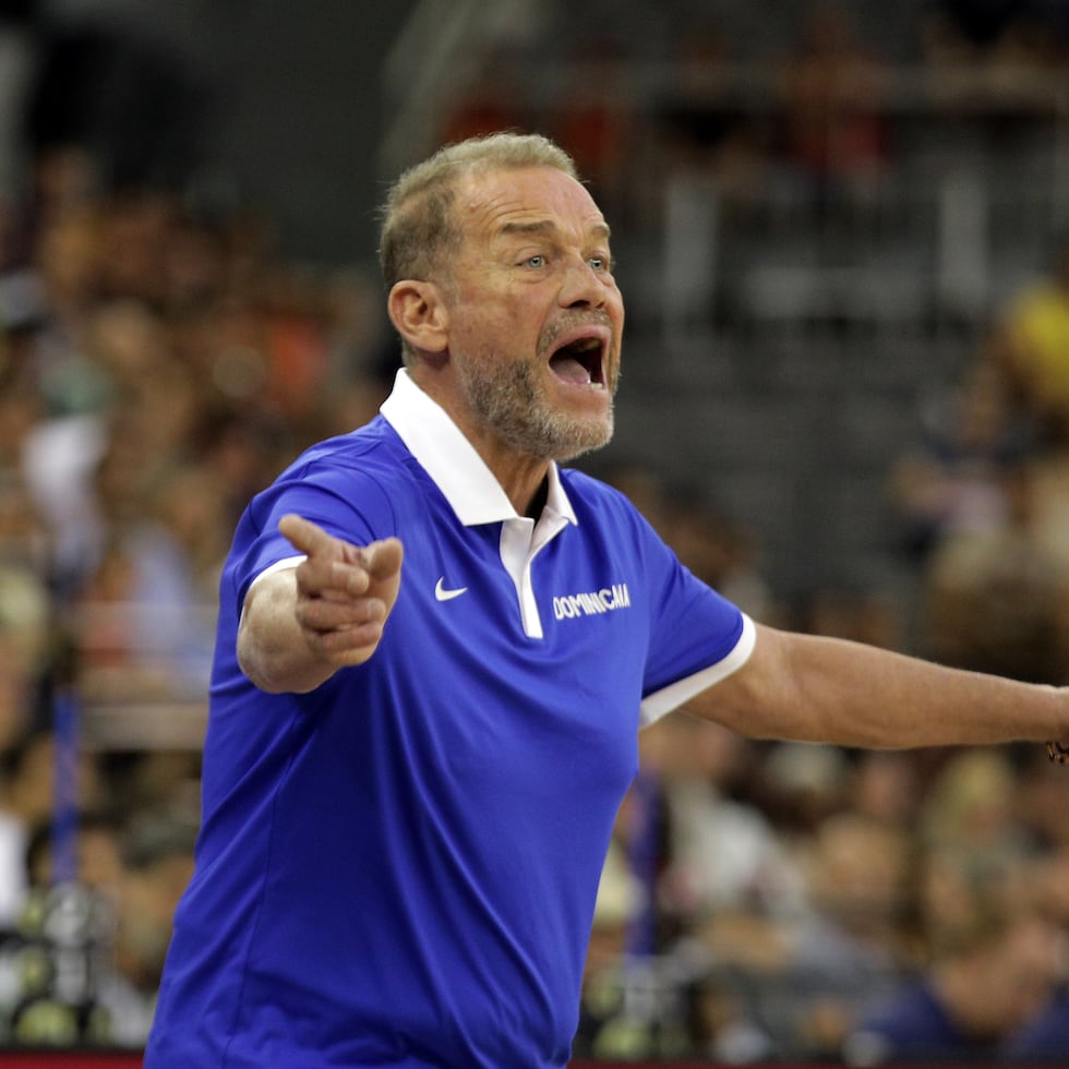 Néstor “Che” García está al mando de la selección nacional de República Dominicana y negocia su regreso al BSN.