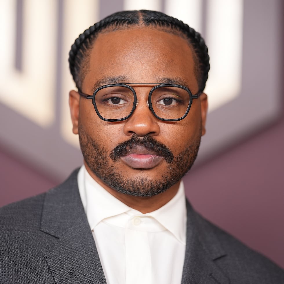 Ryan Coogler llega a la octava fiesta anual previa a los Óscar de MACRO, que celebra a los nominados de color, el jueves 12 de marzo de 2026, en el Audrey Irmas Pavilion de Los Ángeles. (Foto Richard Shotwell/Invision/AP)