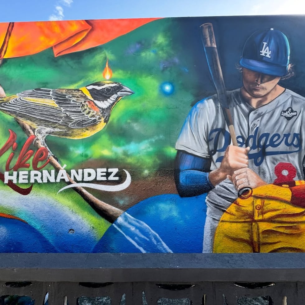 En el mural, realizado el pasado mes de febrero, se destaca la imagen del Utility.