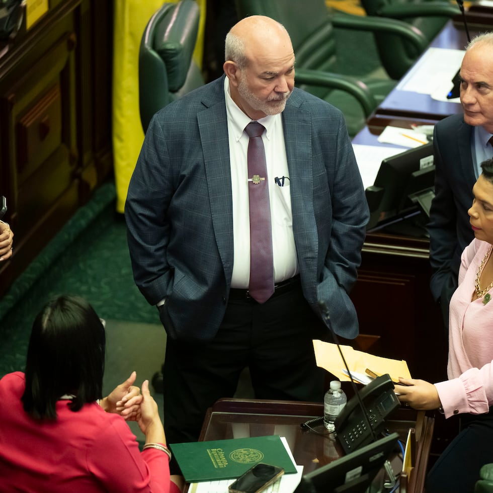 El PS 63 enmienda la Ley de Transparencia y Procedimiento Expedito para el Acceso a la Información Pública (Ley 141-2019) para imponer requisitos adicionales a las solicitudes de información en poder de las agencias gubernamentales.