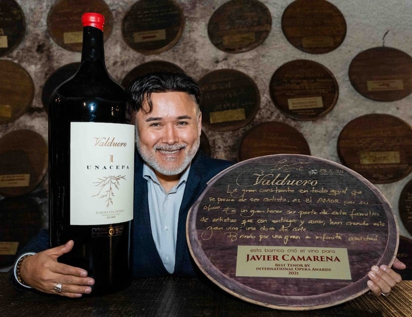 Javier Camarena en la cueva de la Membresía la Tenada.