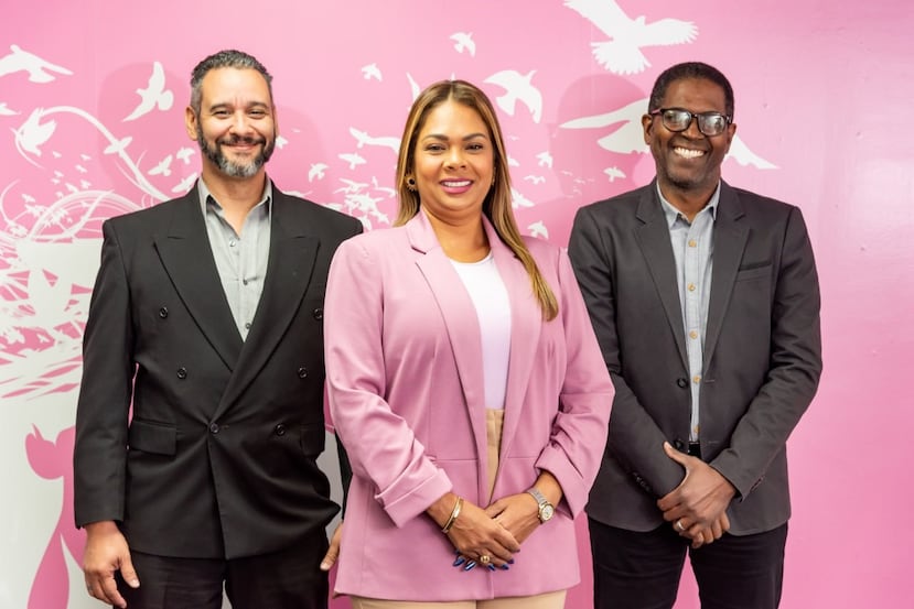 De izquierda a derecha: Federico Hernández, Lcda. Madeline Bermúdez Sanabria y Carlos Rodríguez.