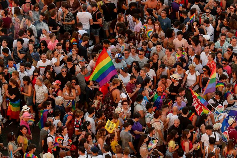 El desfile del orgullo LGBTTQ en Madrid se ha convertido en uno de los más grandes en el mundo. (AP Photo/Manu Fernandez)