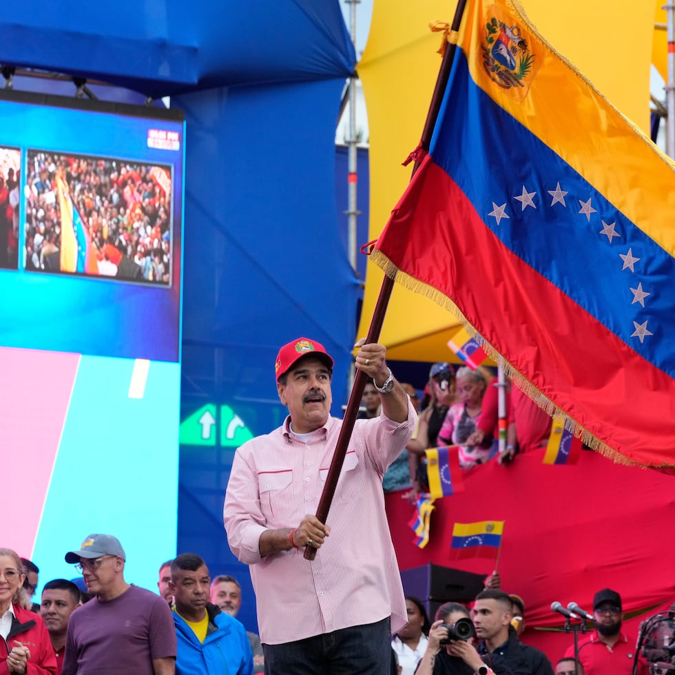 Desde agosto pasado, Estados Unidos mantiene una presencia militar en el Caribe, cerca de las aguas venezolanas, que el Gobierno de Maduro considera una “amenaza” de invasión y un intento de propiciar un cambio de régimen.