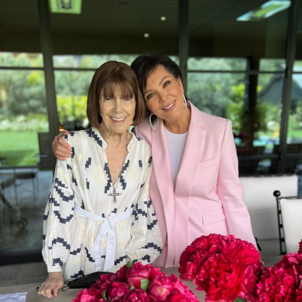 Mary Jo “MJ” Shannon junto a Kris Jenner