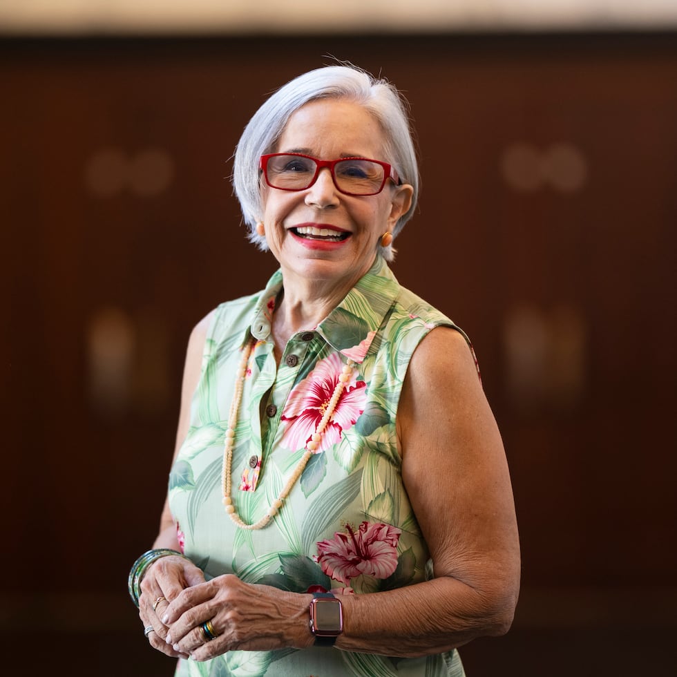 ¿Quién iba a decir en 1978 que la telenovela Cristina Bazán se convertiría en un fenómeno de popularidad alrededor del mundo, catapultando a esa actriz a la industria internacional del disco firmada por CBS Records? Cuestiona Johanna Rosaly.
