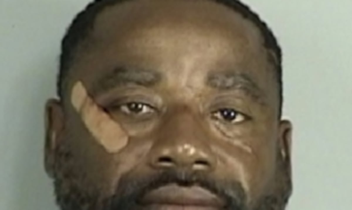 A prisión hombre de Texas tras presuntamente agredir a mujer en hotel de Condado