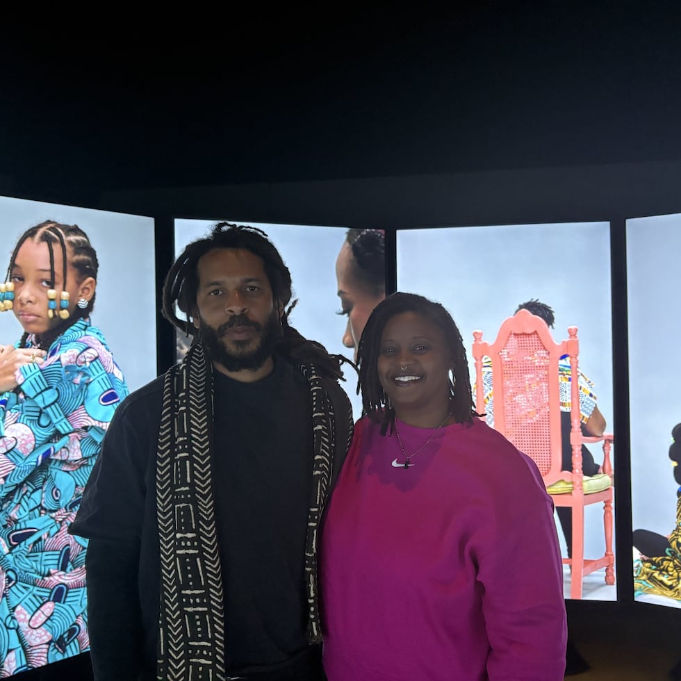 Juan Pablo Vizcaíno Cortijo y Gloriann Sacha Antonetty, muestran su vídeo “Hebras y Vejigantes” en la exhibición Outwin 2025.