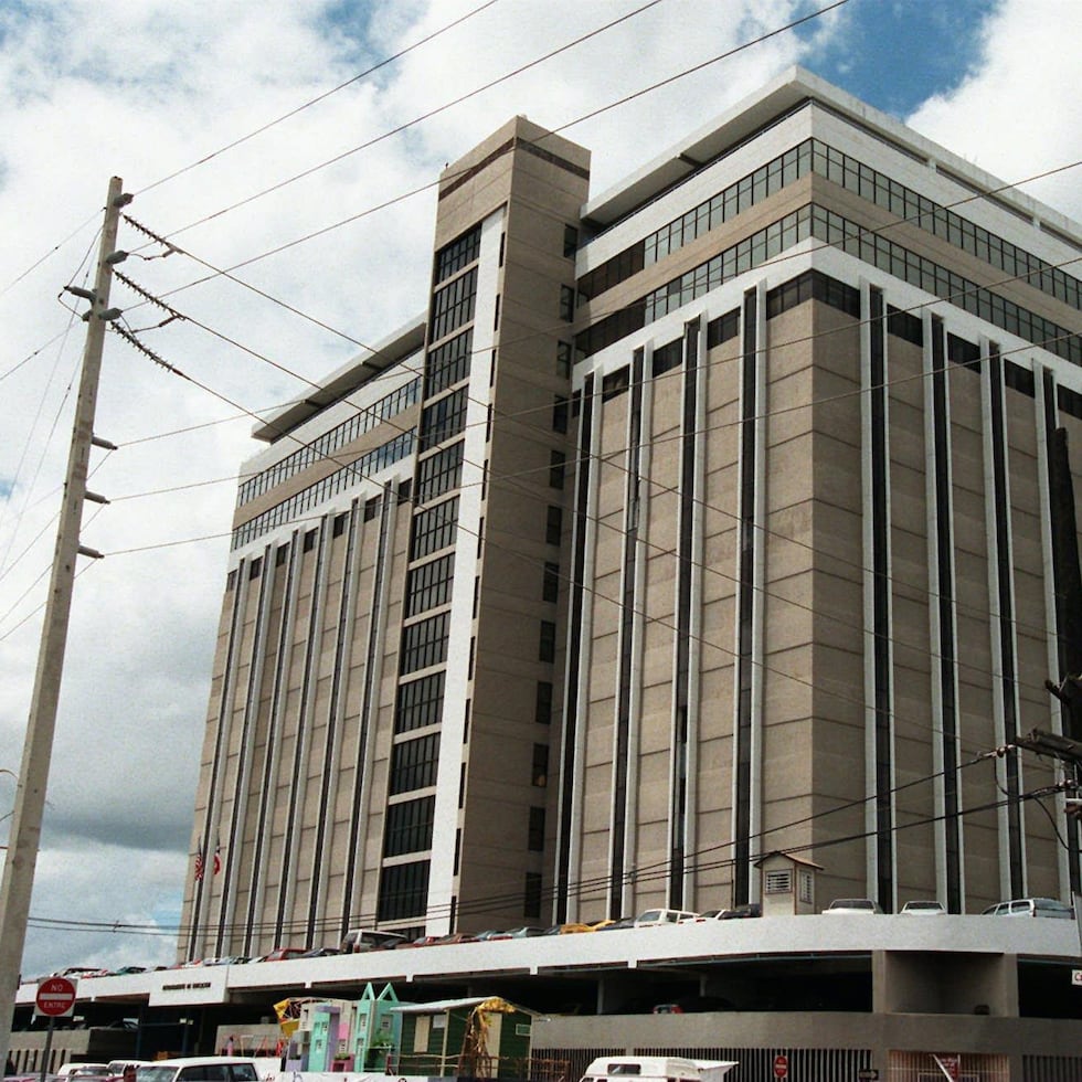 El edificio que alberga la sede del Departamento de Corrección y Rehabilitación, en Hato Rey.