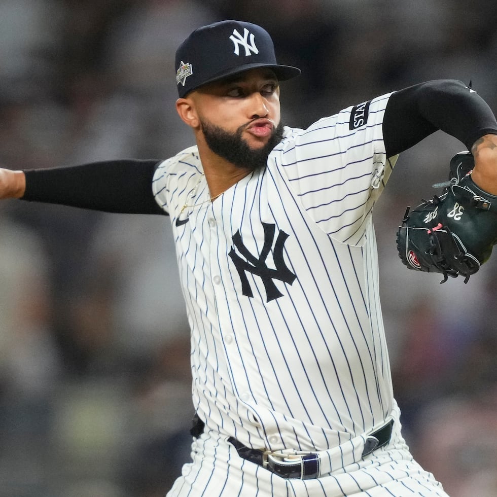 Con los Yankees, Williams logró récord de 4-6 con un promedio de carreras limpias de 4.79, el peor de su carrera.