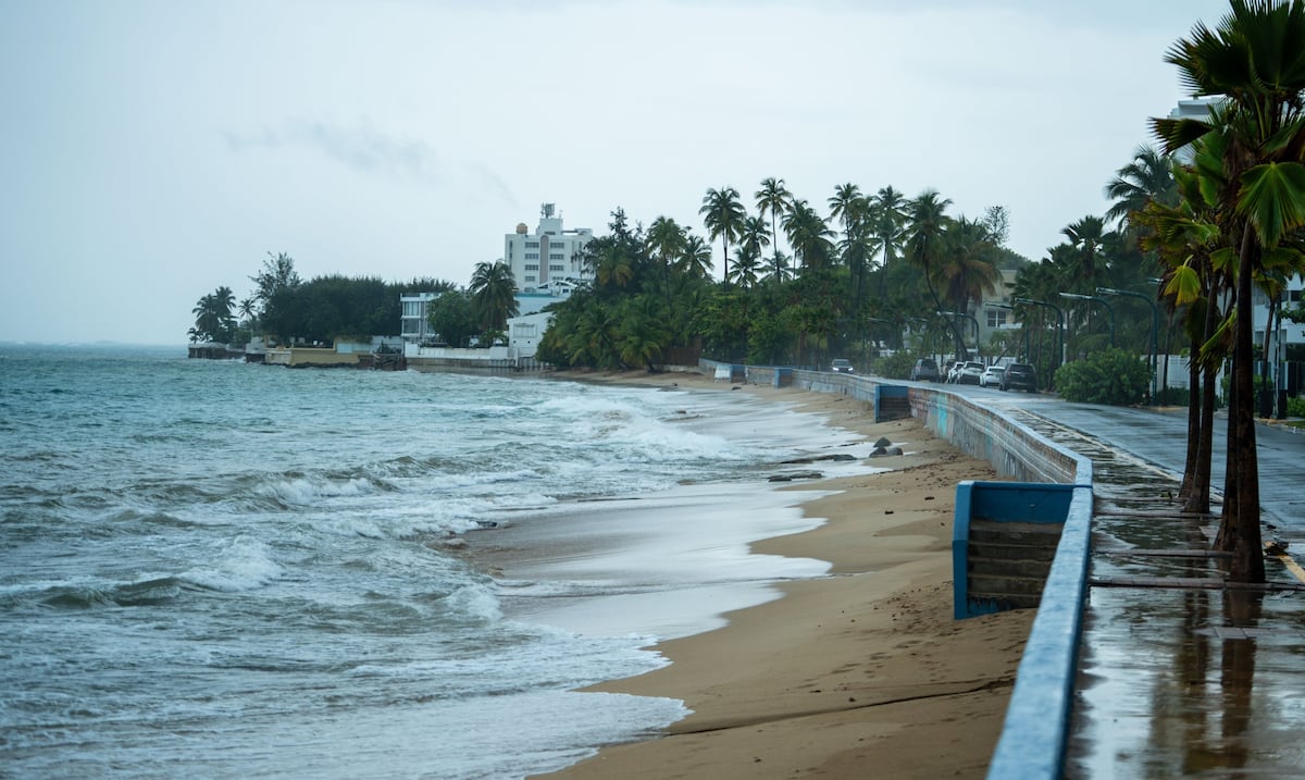 SNM advierte sobre olas de hasta 12 pies y corrientes peligrosas en costas de Puerto Rico
