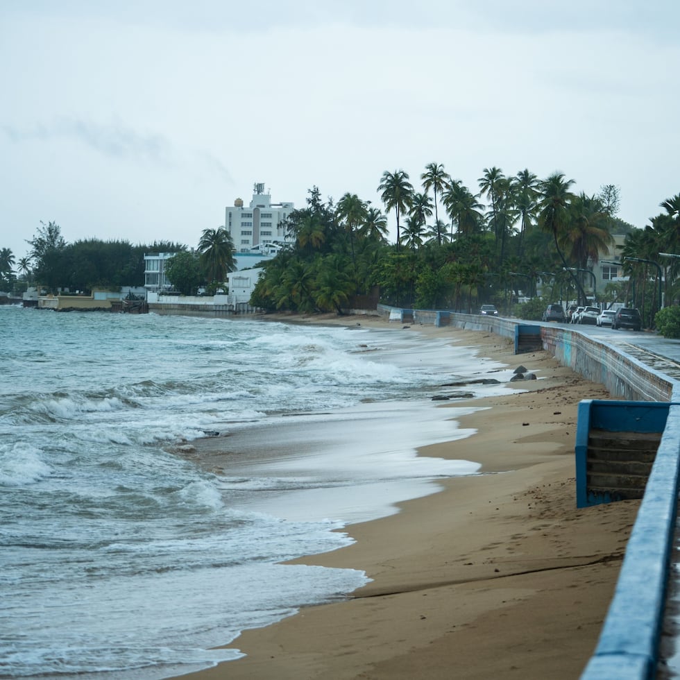 Hay un riesgo moderado de corrientes marinas en las playas del norte y este de Puerto Rico, así como en Vieques y Culebra.