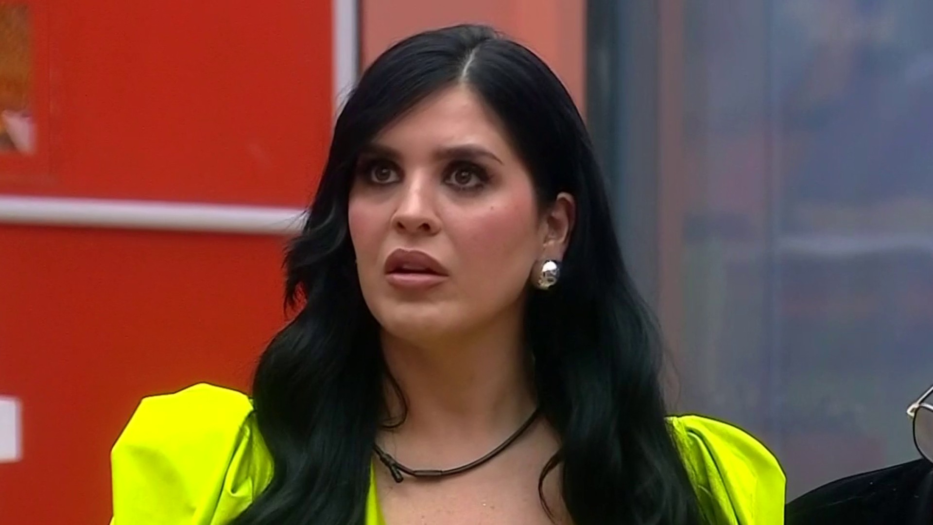 Curvy Zelma de “La casa de los famosos 6” se entera de la muerte de su padre en el “reality show”