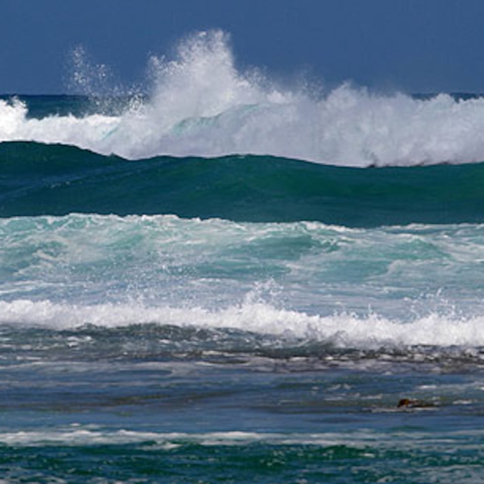 Las condiciones despejadas del día invitarán a actividades al aire libre, pero los que estén pensando en sacar sus botes deben ejercer precaución, especialmente en aguas del océano Atlántico.