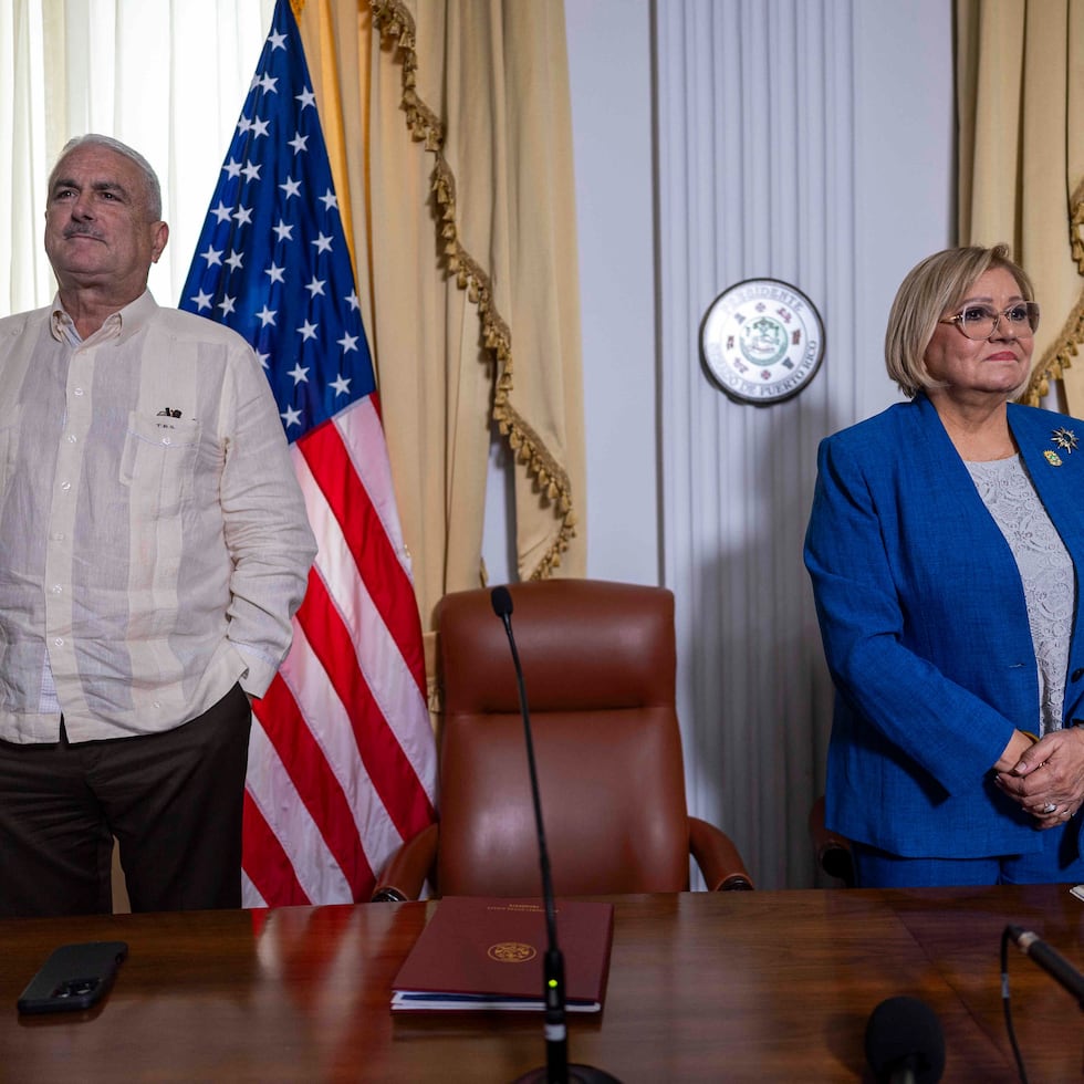 Senate President Thomas Rivera Schatz and the Chief of Staff, Norma Burgos Andújar.