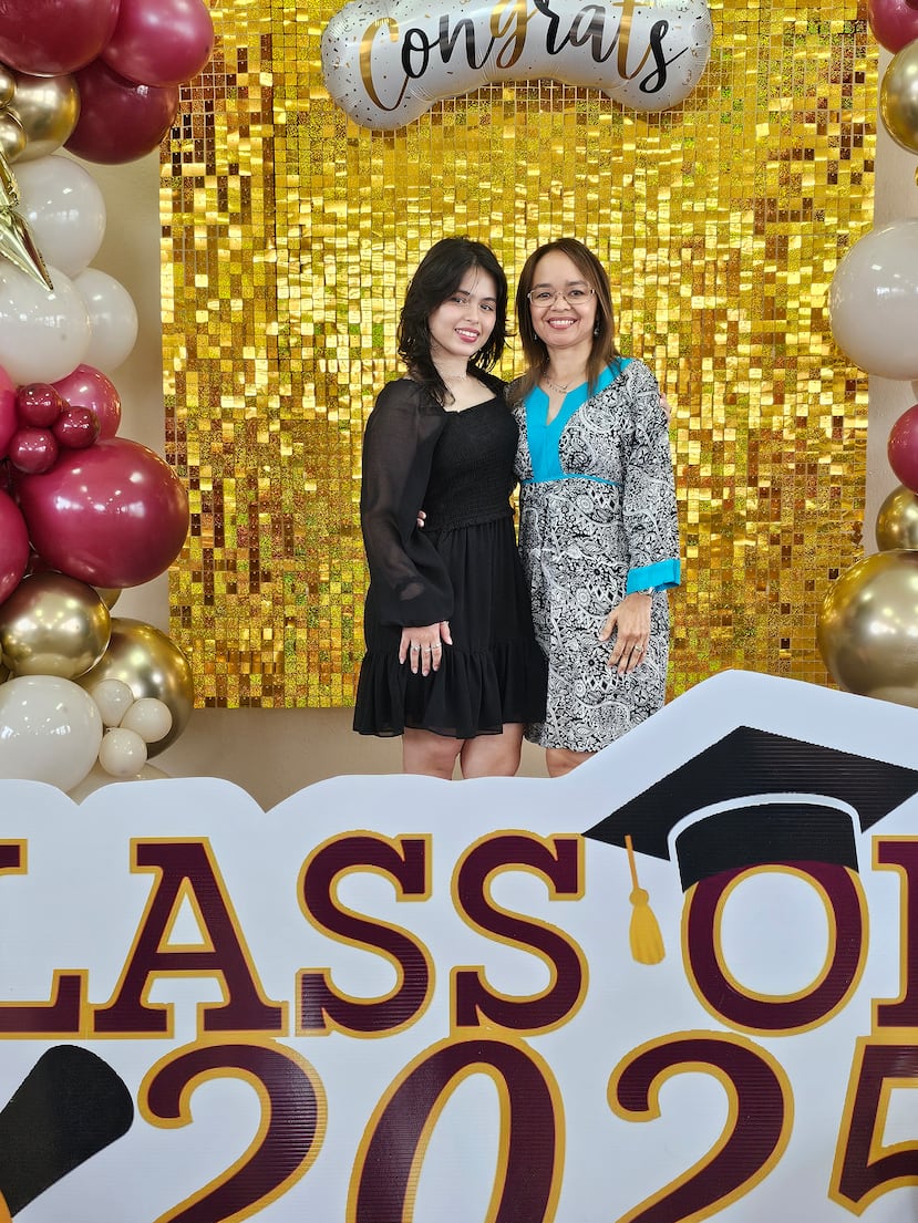 María Elena Jusino Ortiz, presidenta de ME Media, y Alena Victoria.