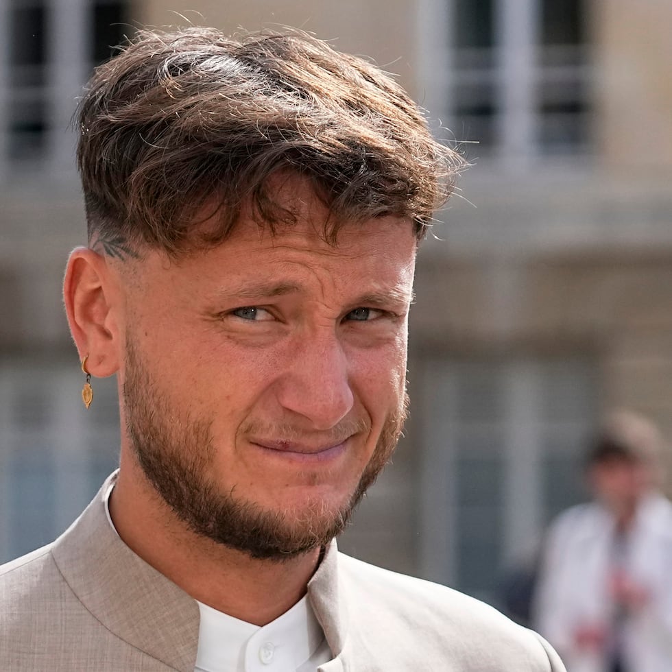 Raphael Arnault, miembro electo del partido de extrema izquierda La France Insoumise (LFI), ha sido vinculado al ataque.