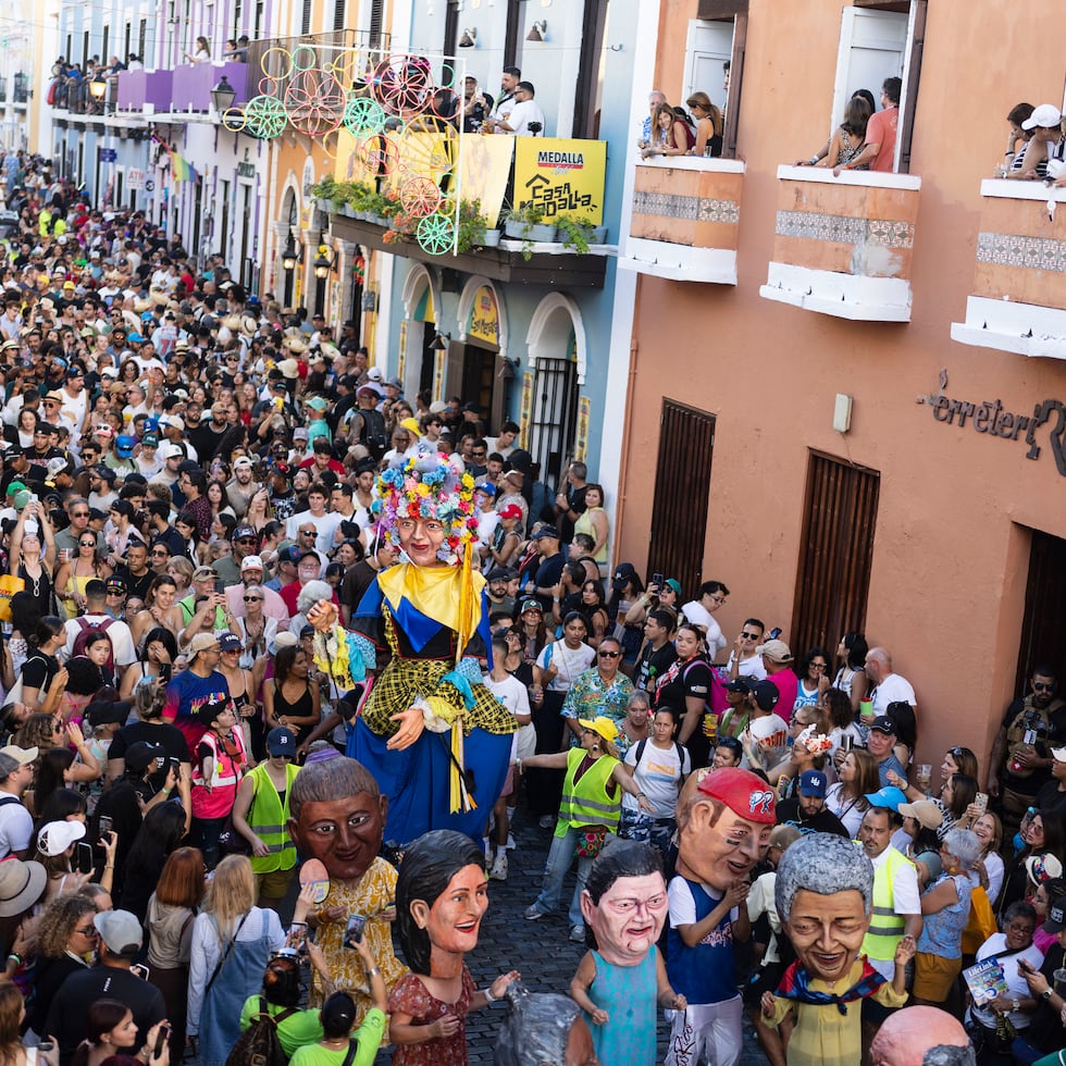 LUMA informó que tuvo que esperar a que se redujera la cantidad de personas para tener acceso con el equipo necesario para realizar la reparación.