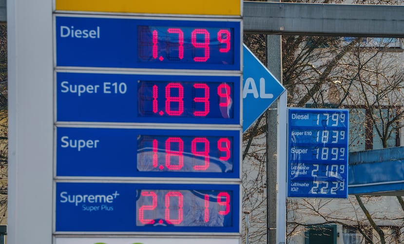Los precios en una gasolinera de Fráncfort, Alemania, el lunes 2 de marzo de 2026. (Andreas Arnold/dpa vía AP)