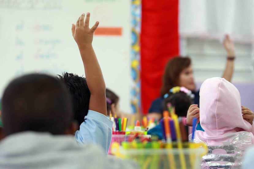 La directora interina de Asuntos Federales del DE, Enid Madera, cuya oficina administra los fondos de las RAD, aseguró que, con la contratación de estas 17 entidades privadas, el Departamento de Educación no está renunciando a sus responsabilidades, sino