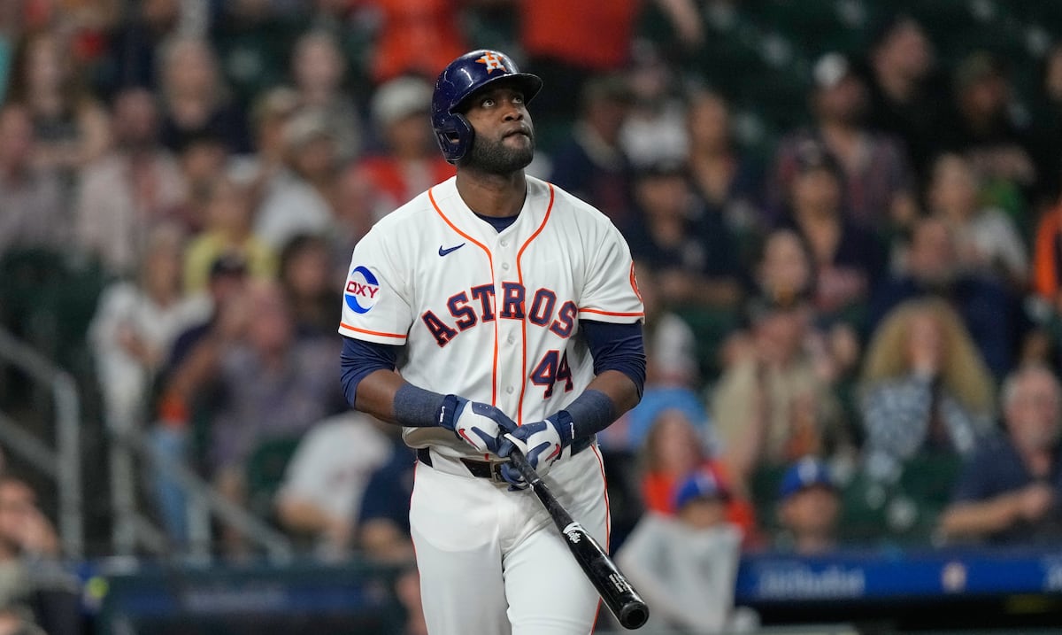 Yordan Álvarez llega a 40 jonrones y los Astros recuperan el liderato del Oeste