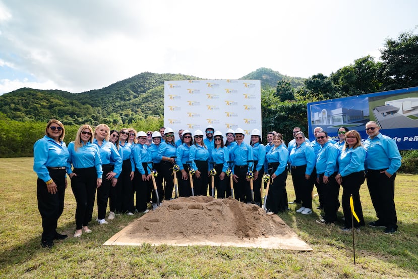 Grupo de administración y empleados de San Rafael Cooperativa.