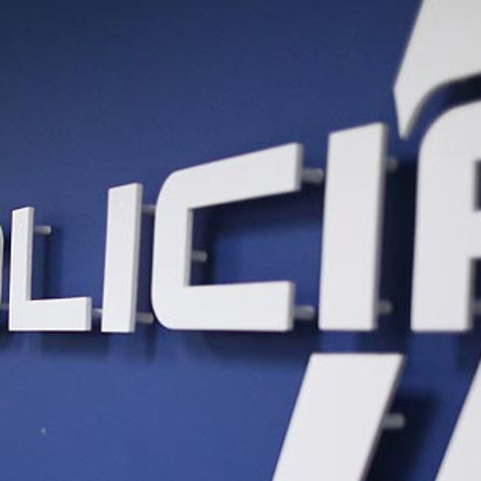 El informe de la Policía sobre la investigación preliminar indica que el padre de la menor llegó en su vehículo a su lugar de residencia, acompañado de la niña.